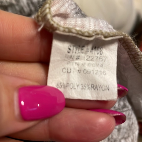 David Cline women’s abstract snakeskin pattern gold metallic shine V neck Med - Picture 8 of 11